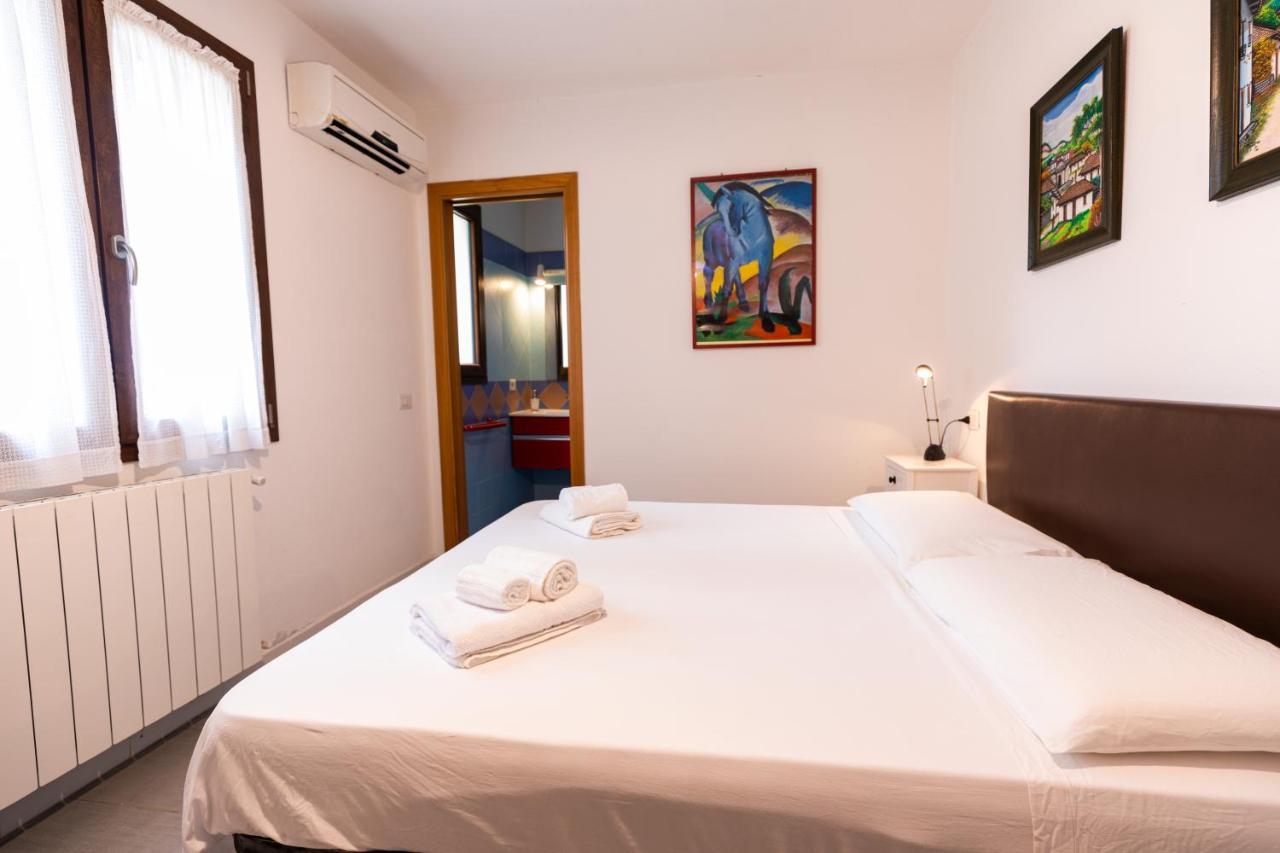 Theo'S Rooms Ольбія Екстер'єр фото