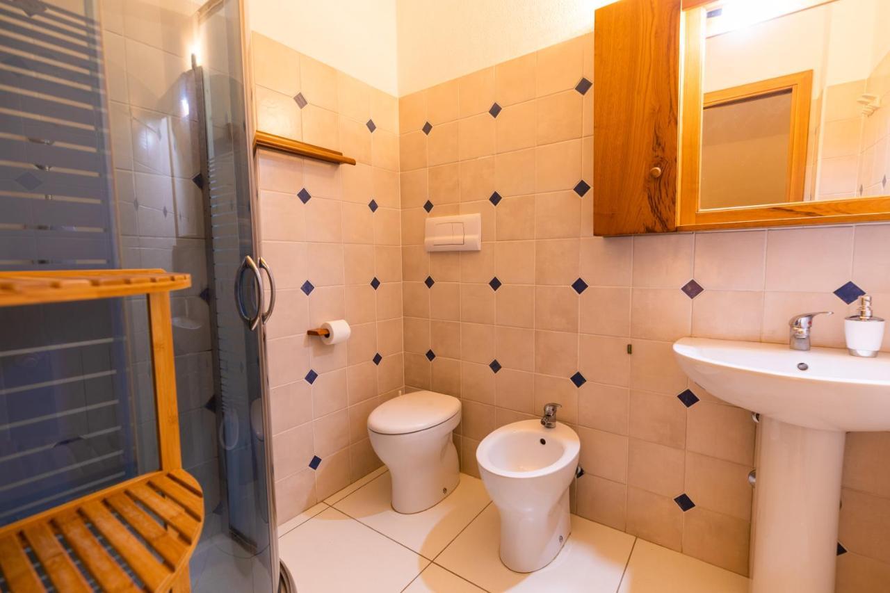 Theo'S Rooms Ольбія Екстер'єр фото