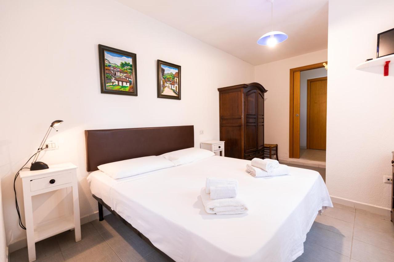 Theo'S Rooms Ольбія Екстер'єр фото