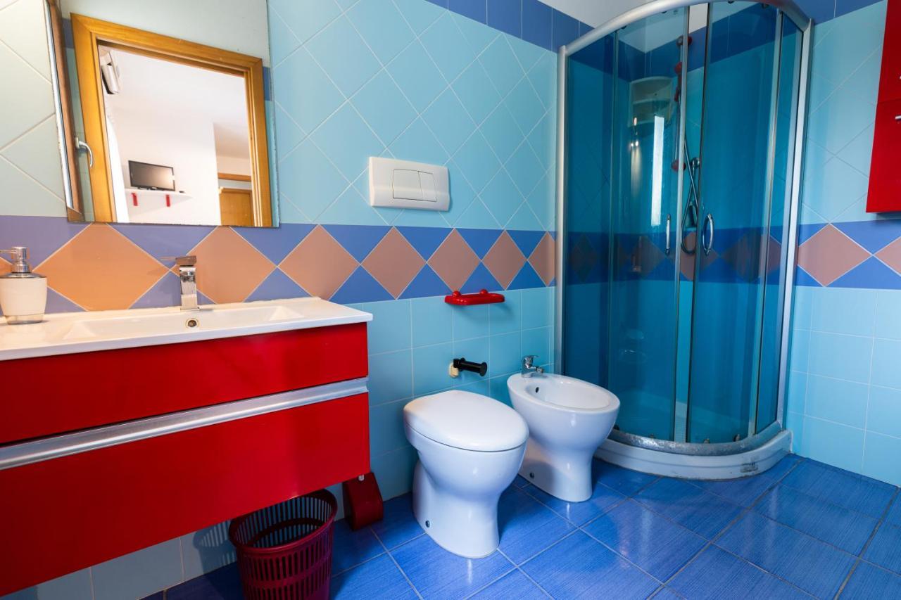 Theo'S Rooms Ольбія Екстер'єр фото